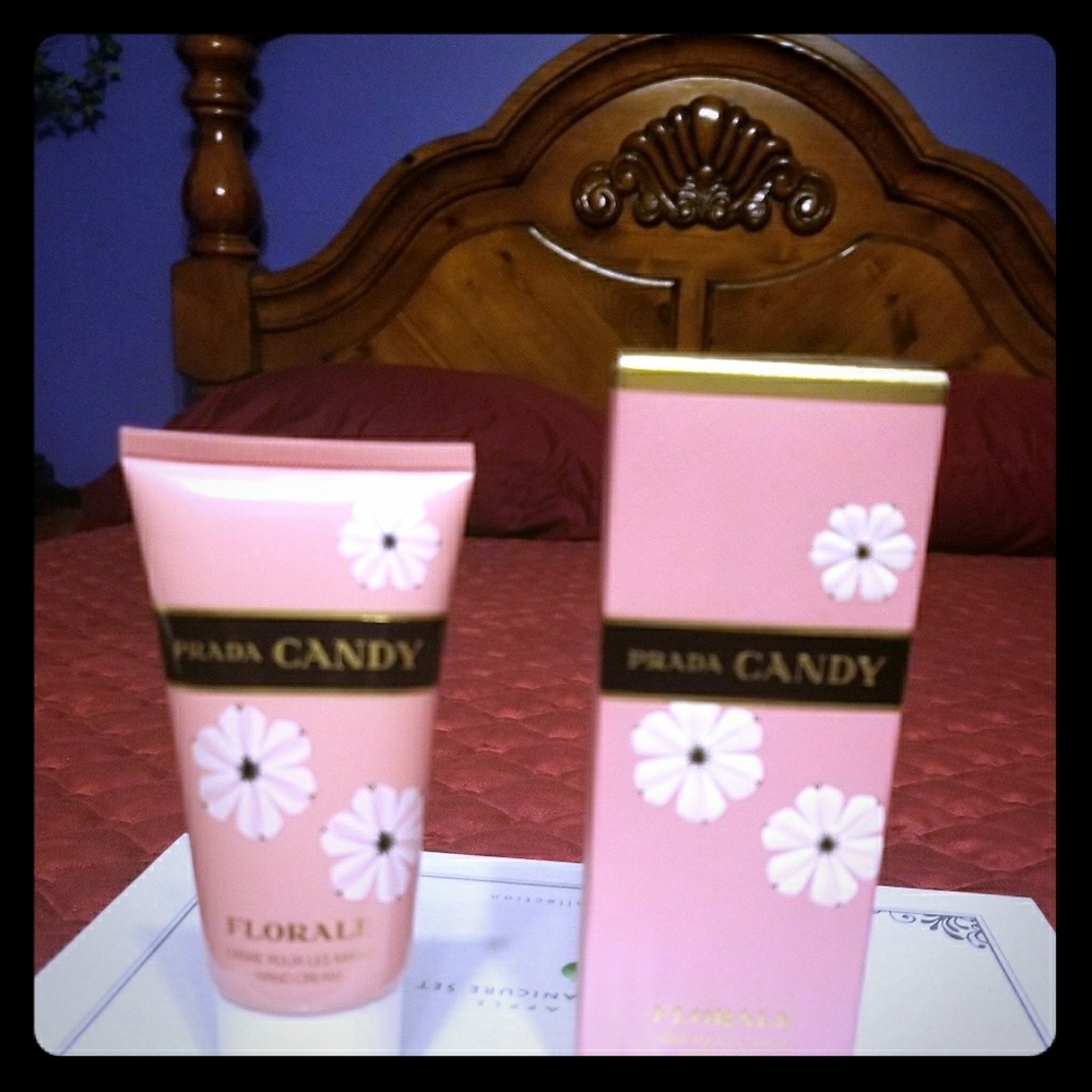 Prada candy floral lotion 1.7 oz